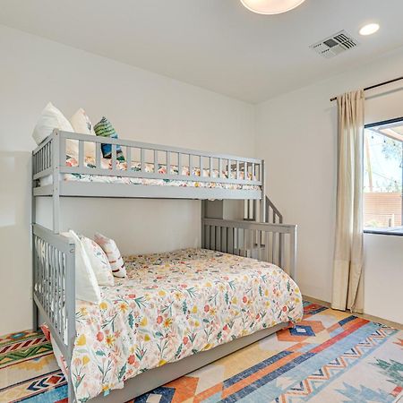 Convenient Phoenix Home With Heated Pool And Grill! Exterior photo