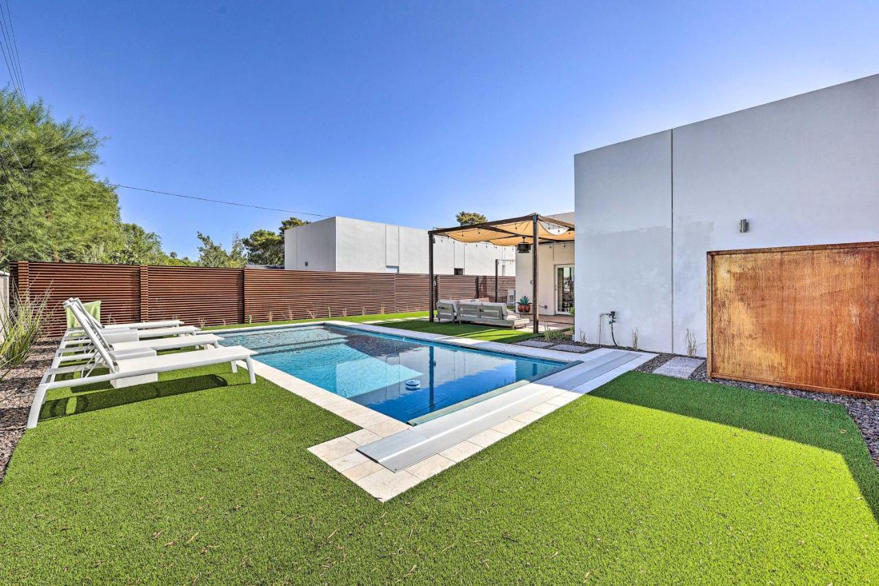 Convenient Phoenix Home With Heated Pool And Grill! Exterior photo