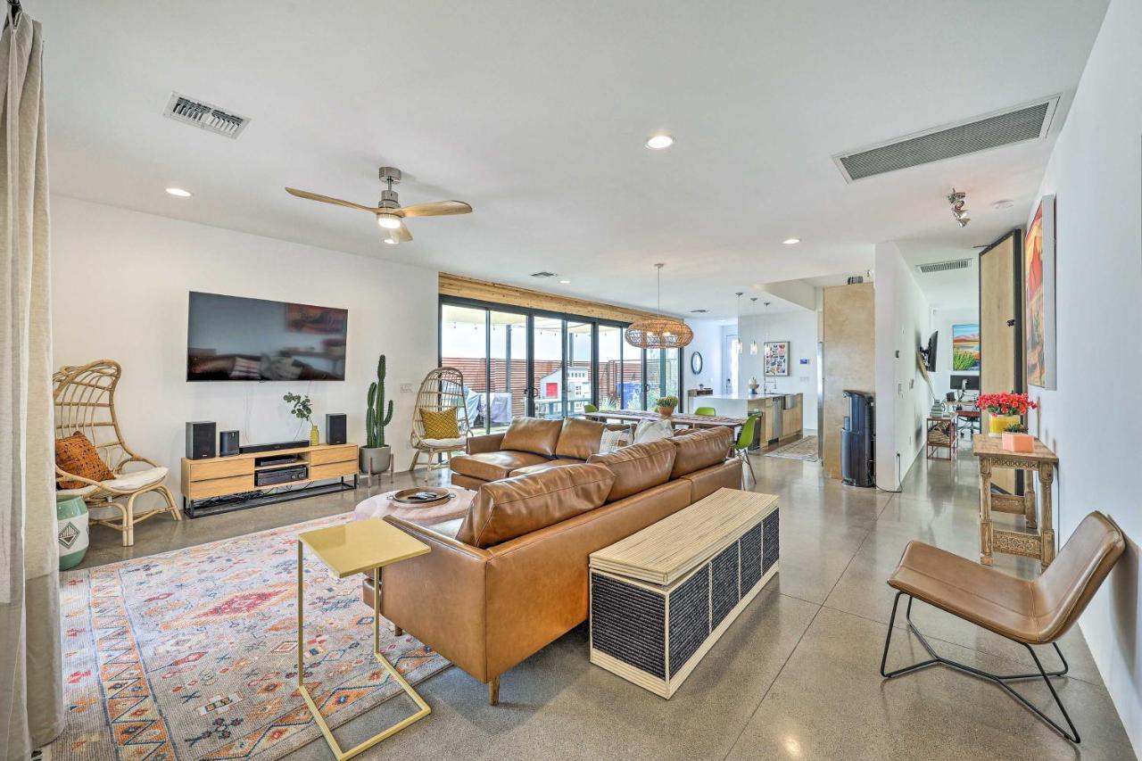 Convenient Phoenix Home With Heated Pool And Grill! Exterior photo