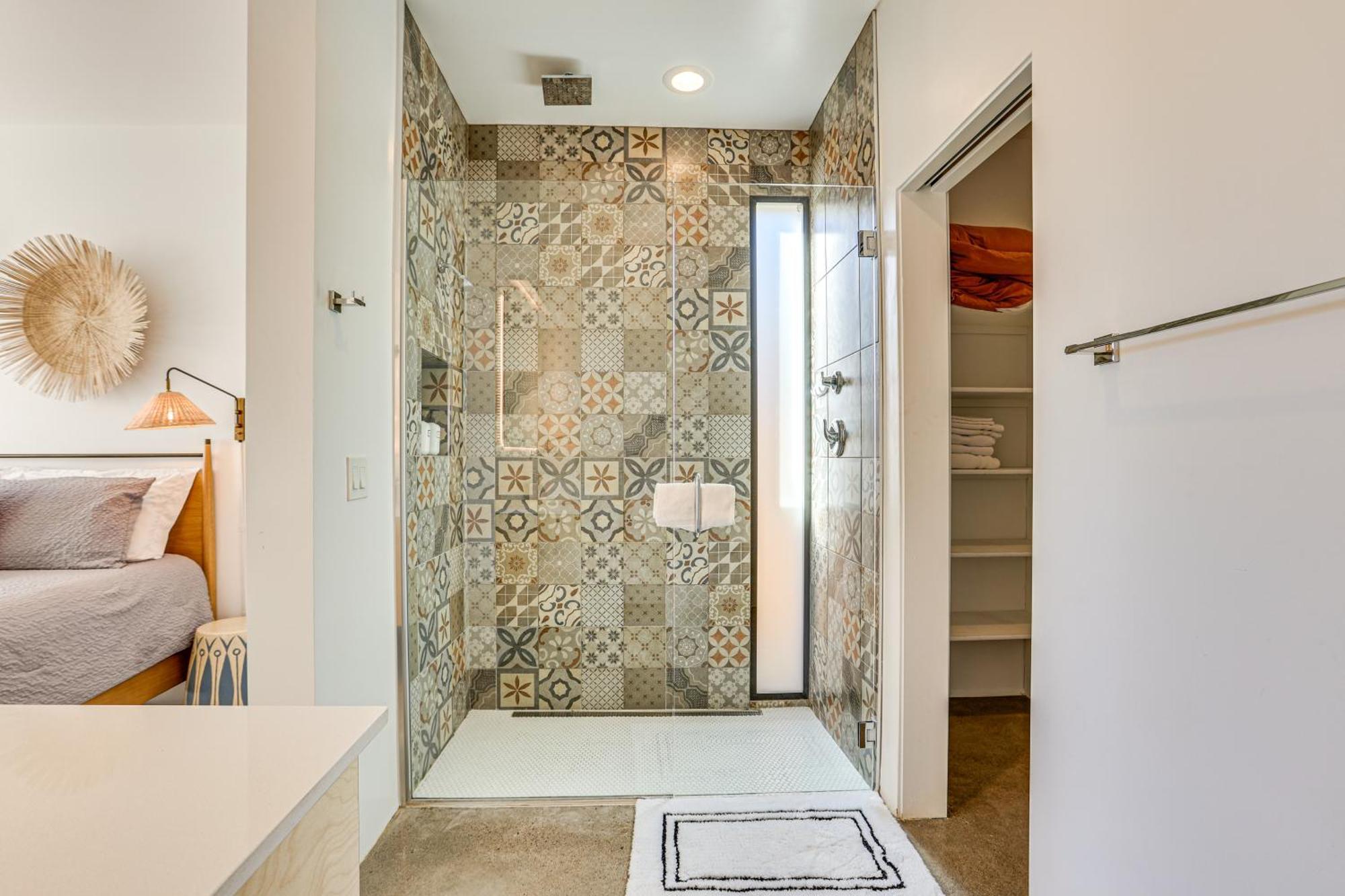 Convenient Phoenix Home With Heated Pool And Grill! Exterior photo