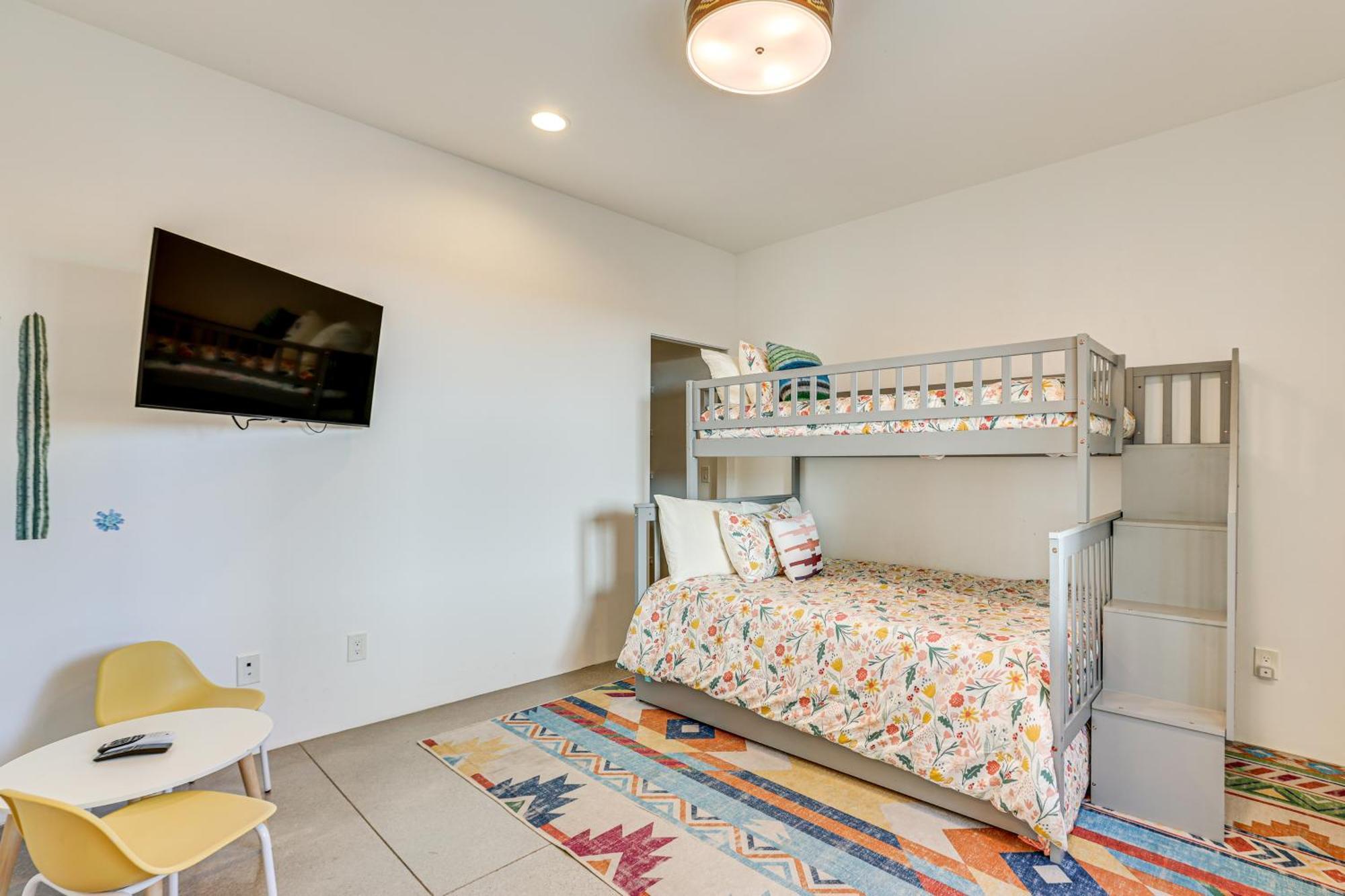 Convenient Phoenix Home With Heated Pool And Grill! Exterior photo